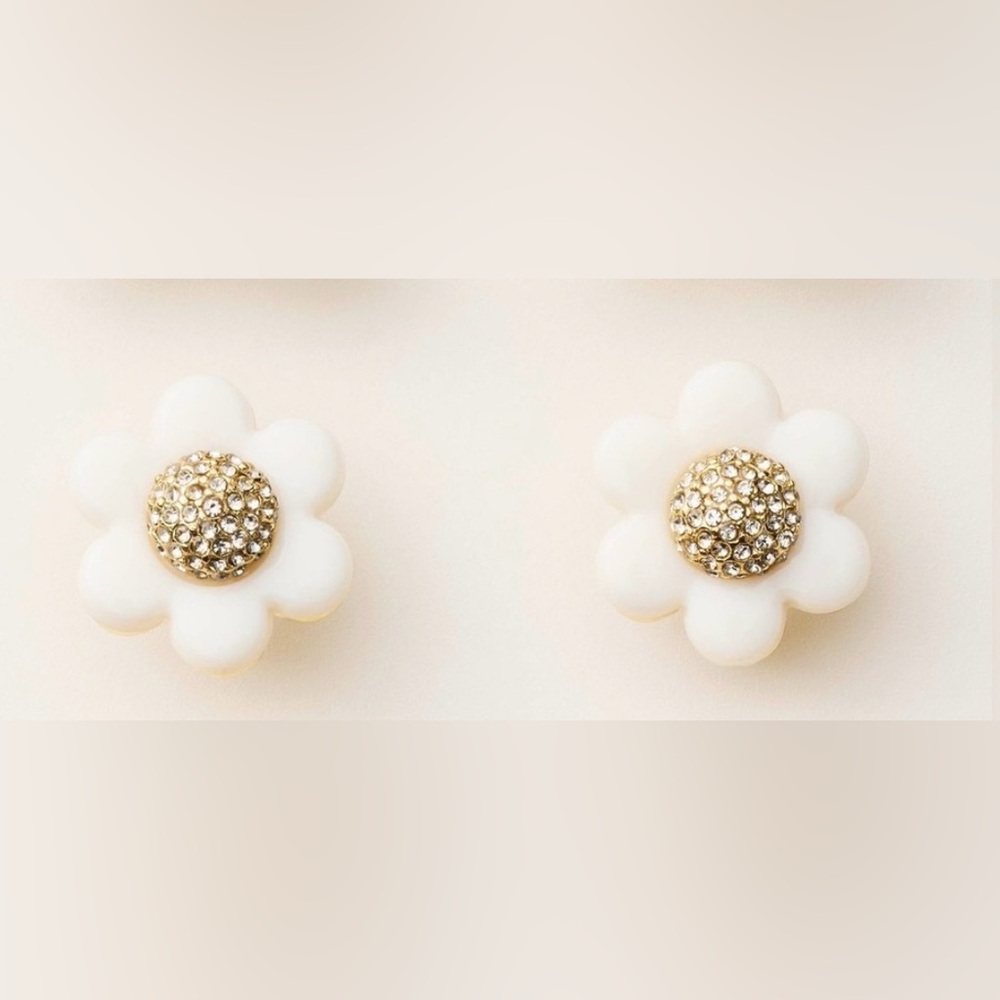 KATE SPADE NEW YORK x TARGET WHITE DAISY FLOWER STUD EARRINGS NEW